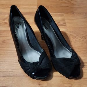 Fioni black heels